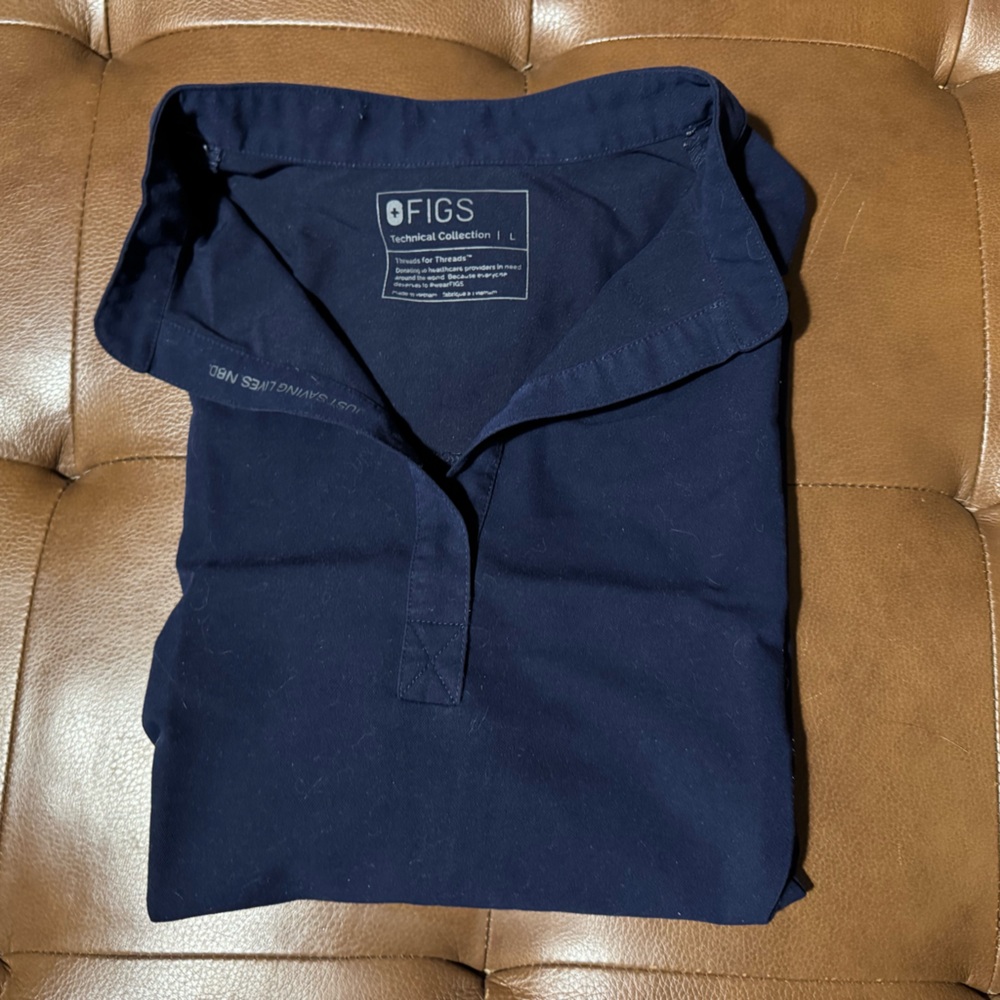 Figs L womens scrub top, navy blue.Rafaela oversized style. Good used condition.
